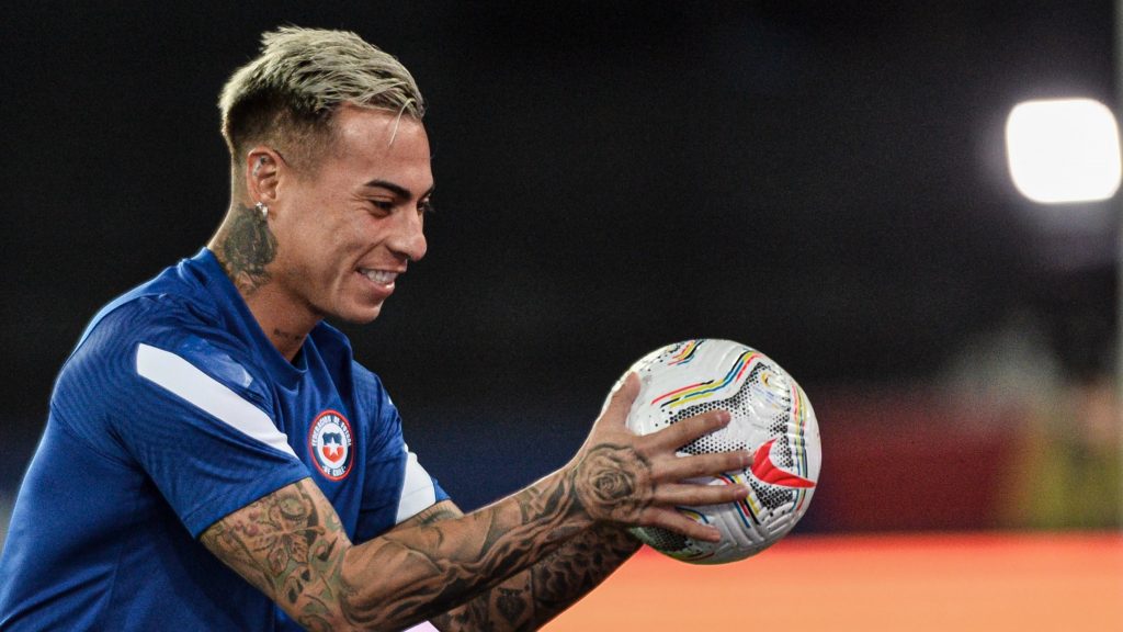 Incursionando en un nuevo rubro: Eduardo Vargas mostró en redes sociales su línea de ropa