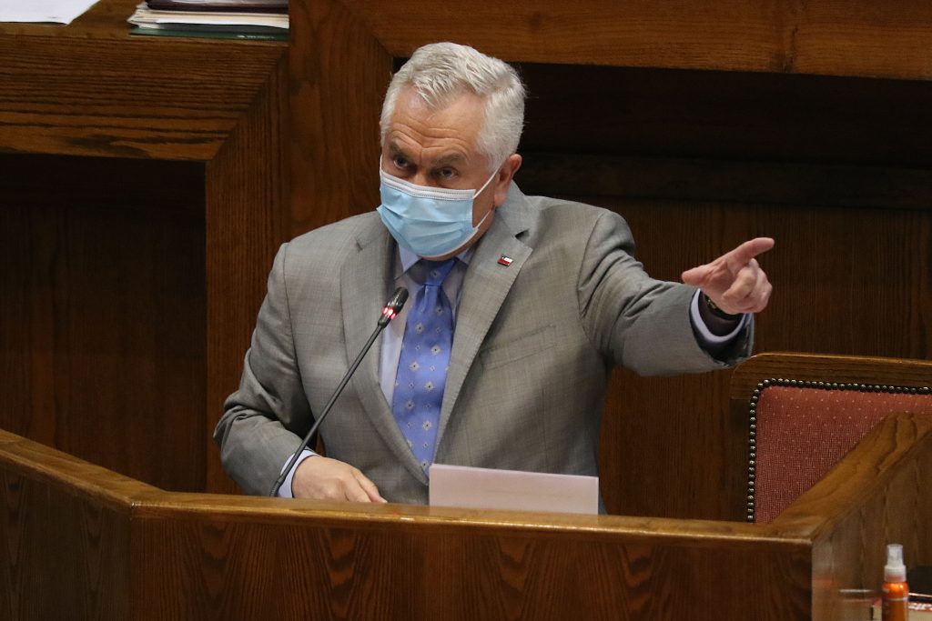 Anuncios y cuestionamientos en largo diálogo: Ministro Paris fue interpelado por la Cámara de Diputados