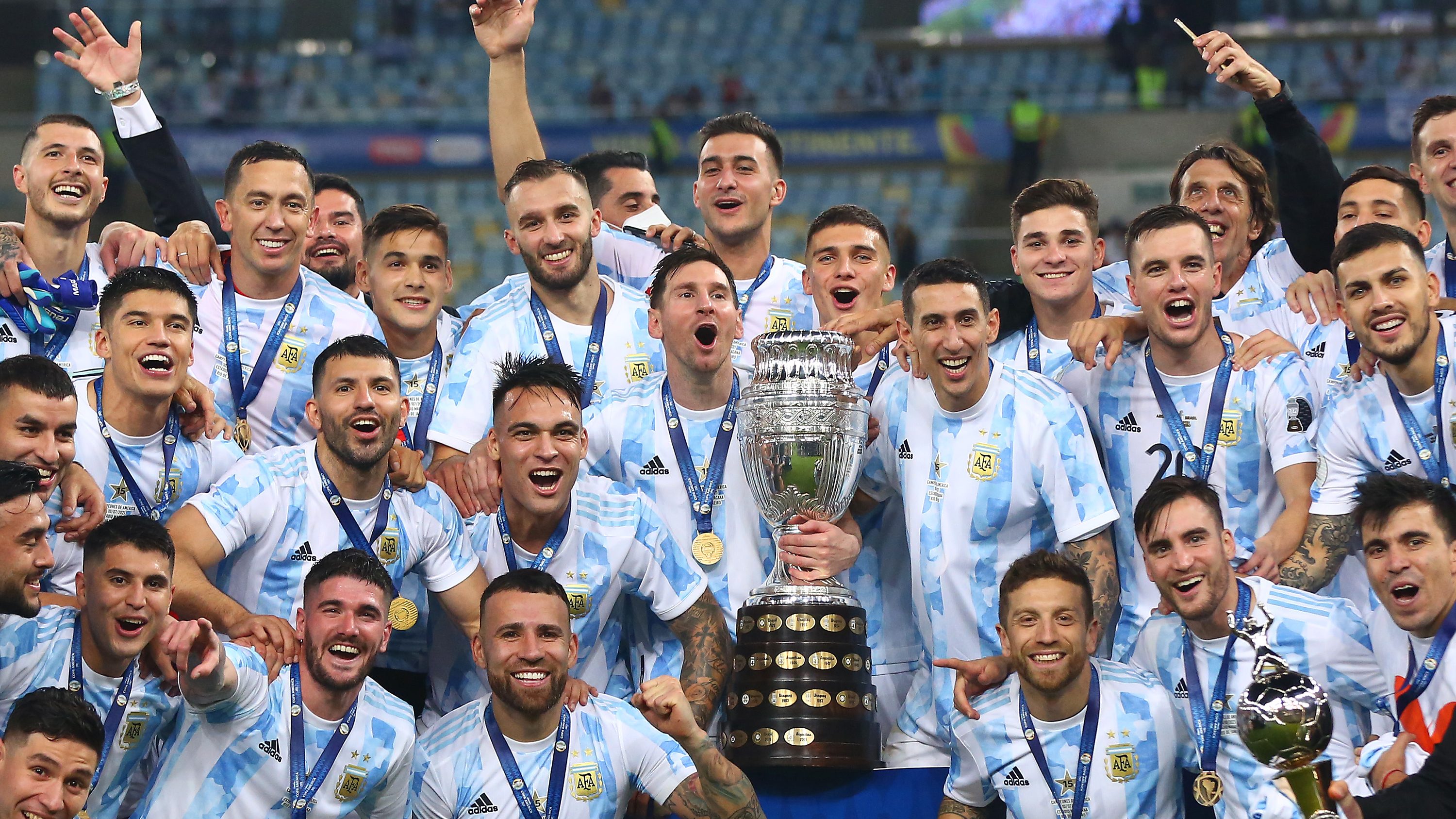 Hincha se tatuó el plantel completo de Argentina campeón