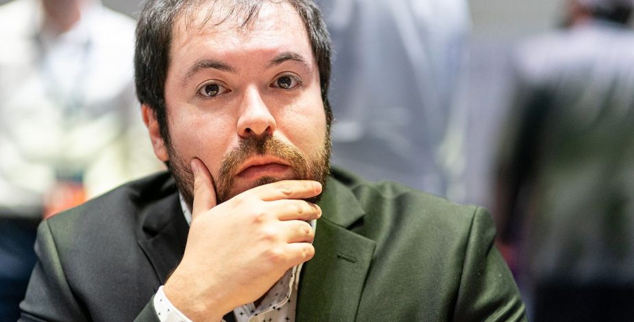 “La chilena inmortal”: El chileno Pablo Salinas enloquece al mundo de ajedrez durante copa mundial
