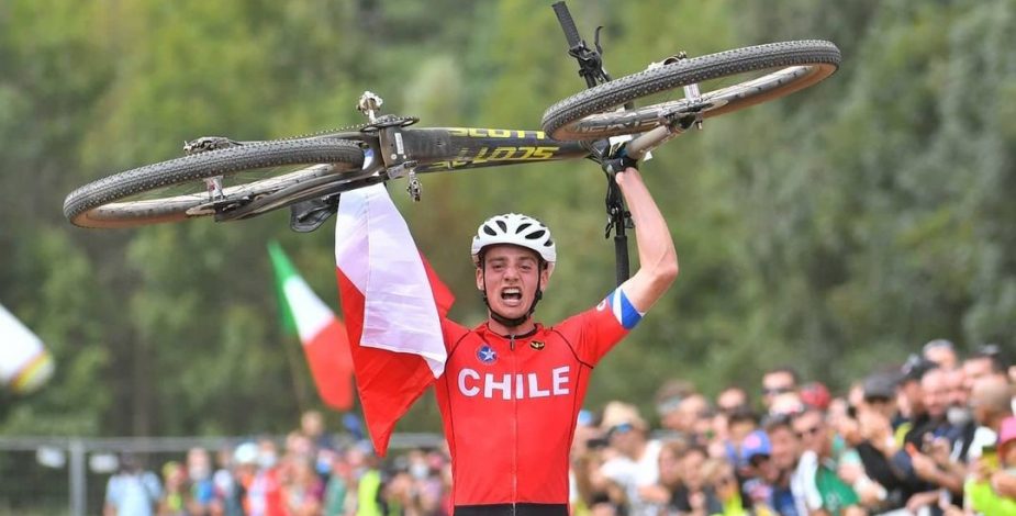 ¡Espectacular! Martín Vidaurre se consagró campeón del mundo sub 23 de mountainbike en Italia
