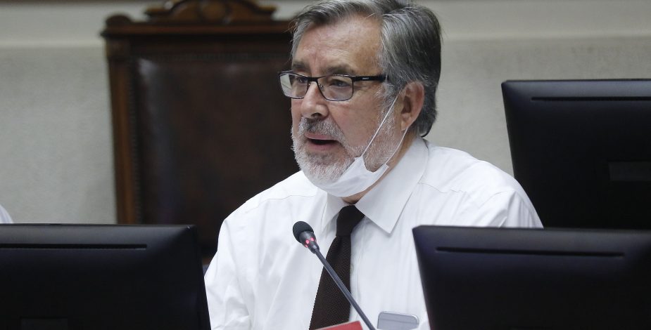 Comercio hasta las 19 horas: Senador Alejando Guillier ingresó proyecto de ley para reducir la jornada laboral