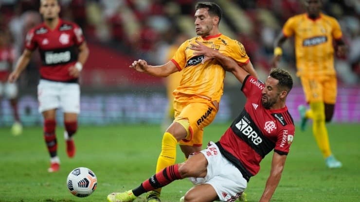 "Islaa, Islaaaa, Islaaa": el "Huaso" tuvo un tremendo partido ante el Barcelona y se volvió a ganar a la hinchada del Flamengo