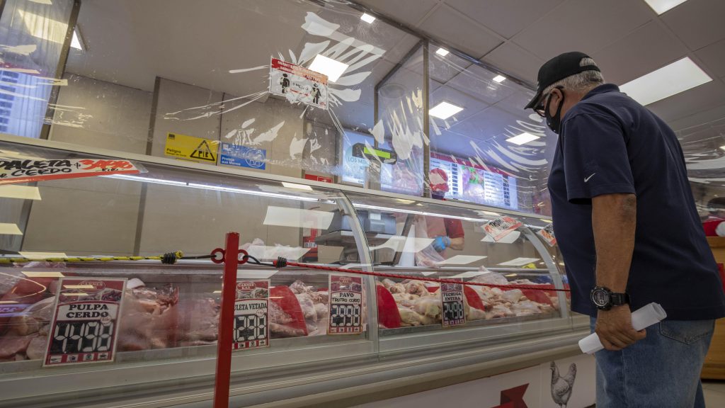 Canasta dieciochera: Sernac analizó las diferencias de precios en los productos más consumidos en Fiestas Patrias