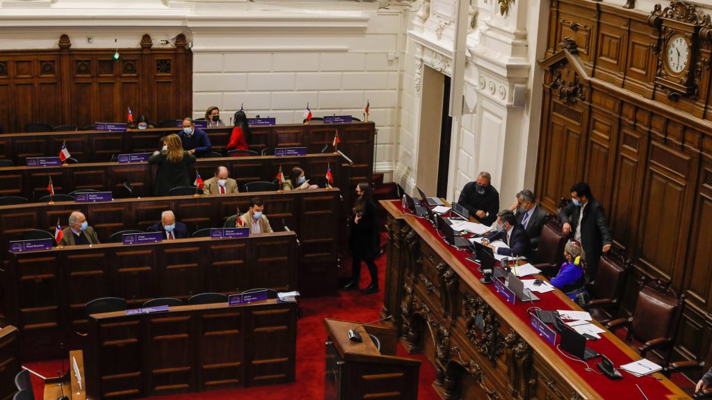Casos de covid-19 positivo en la Convención Constitucional: Votación de indicaciones al reglamento se retomará la próxima semana