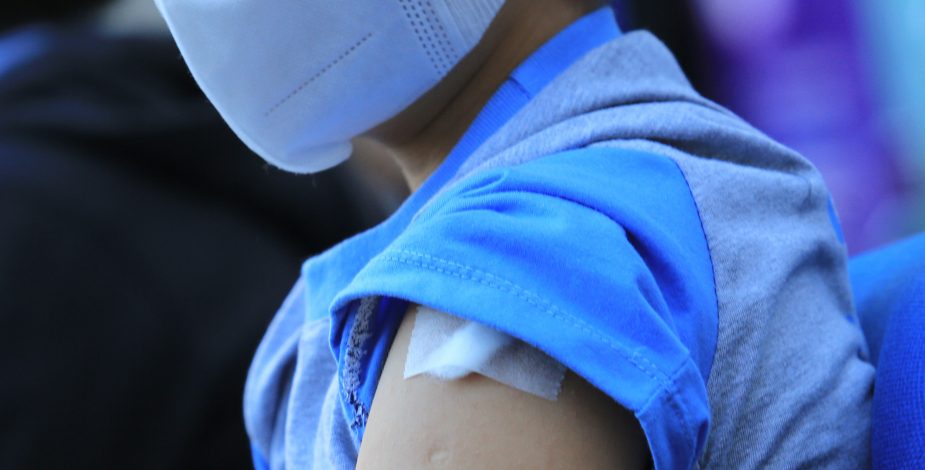 Investigador Pablo González y vacunación contra el covid-19 en niños: “Es muy bien tolerada en población pediátrica”