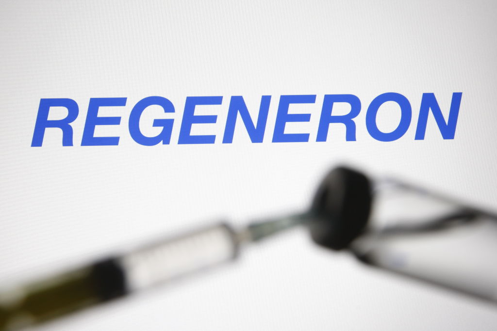 Imagen ilustrativa de una inyección con el fármaco Regeneron