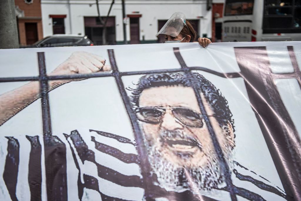 Manifestación por la muerte de Abimael Guzmán en Lima