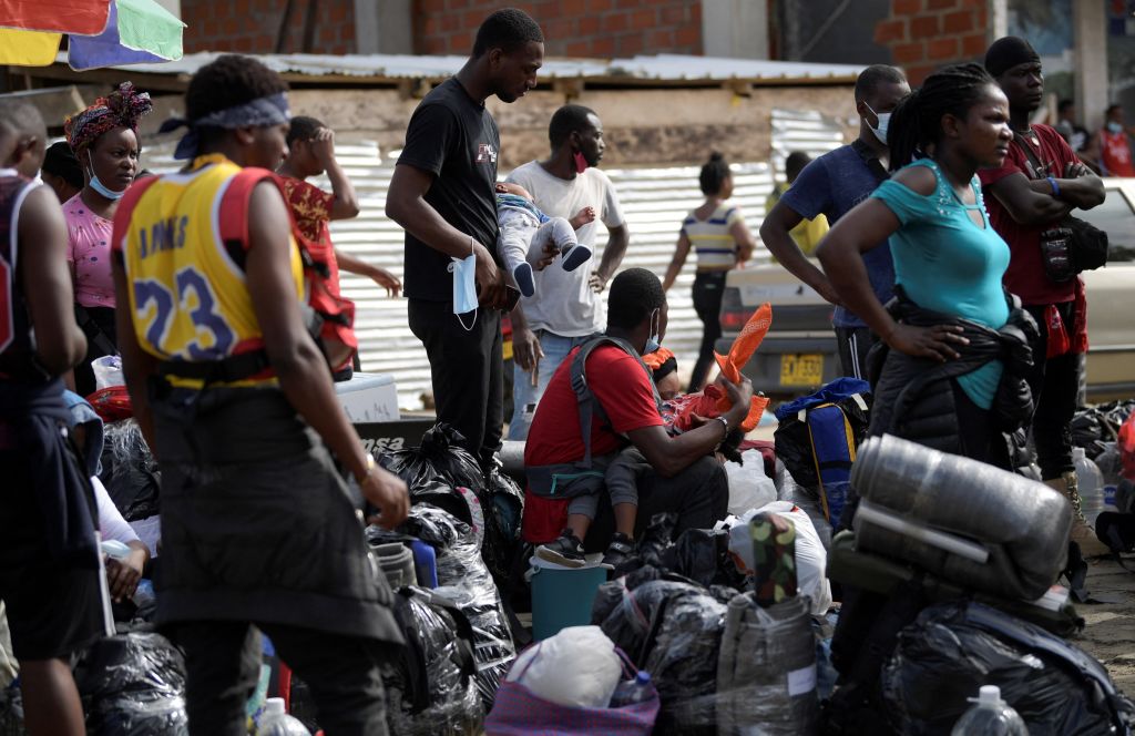 Migrantes haitianos esperan en Colombia para llegar a Panamá