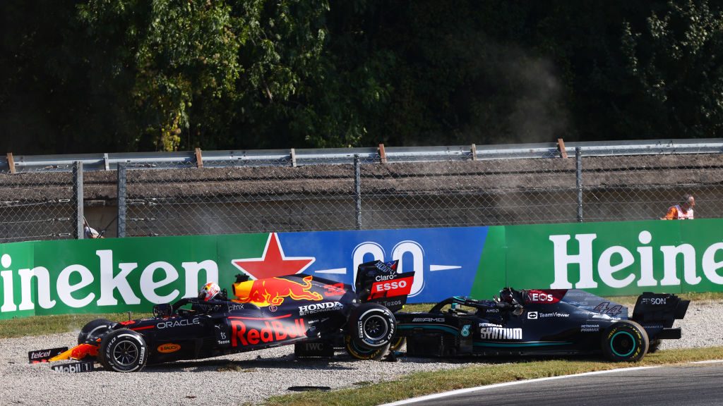 Fórmula 1: Max Verstappen y Lewis Hamilton quedaron fuera del Gran Premio de Italia tras chocar entre ambos