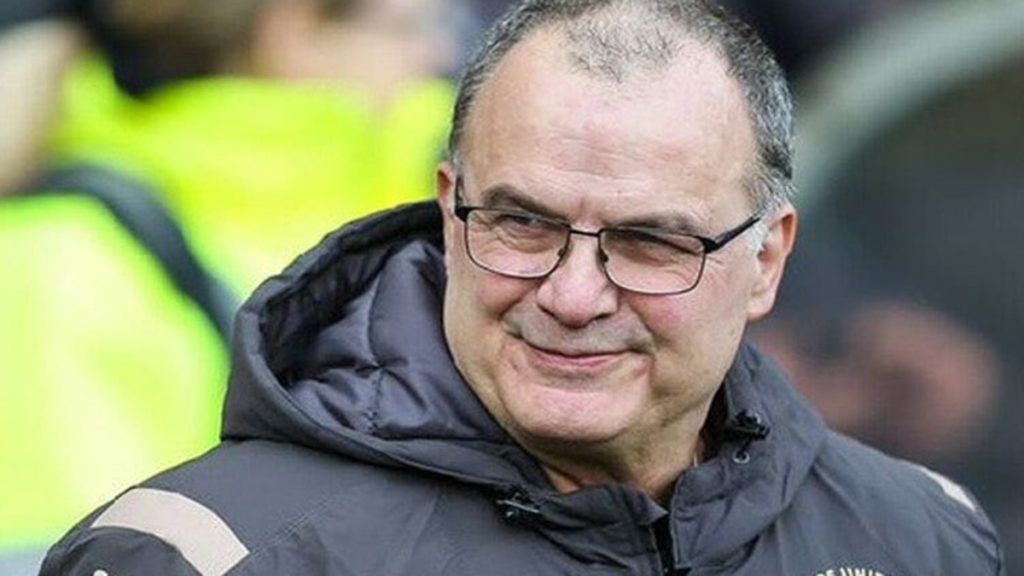 El Leeds United saludó a Chile por las Fiestas Patrias con foto de Marcelo Bielsa