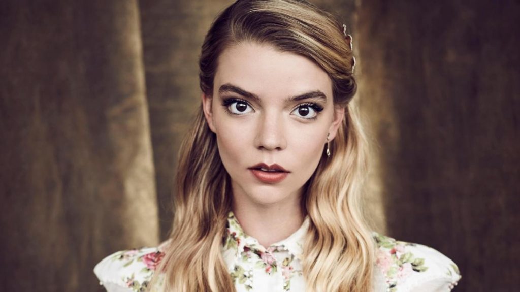 "Bendiciendo la alfombra roja": Anya Taylor Joy encantó con su espectacular look para los Emmys 2021