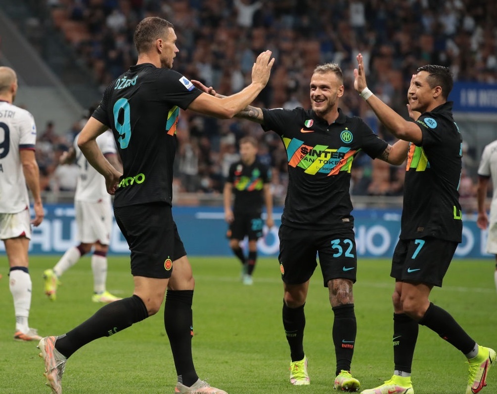 Alexis Sánchez ingresó en goleada del Inter de Milán sobre el Bologna de Gary Medel