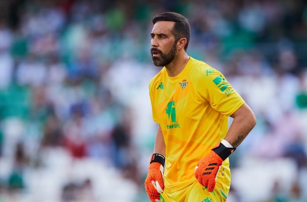 Al Betis de Claudio Bravo y Manuel Pellegrini le empataron en los descuentos