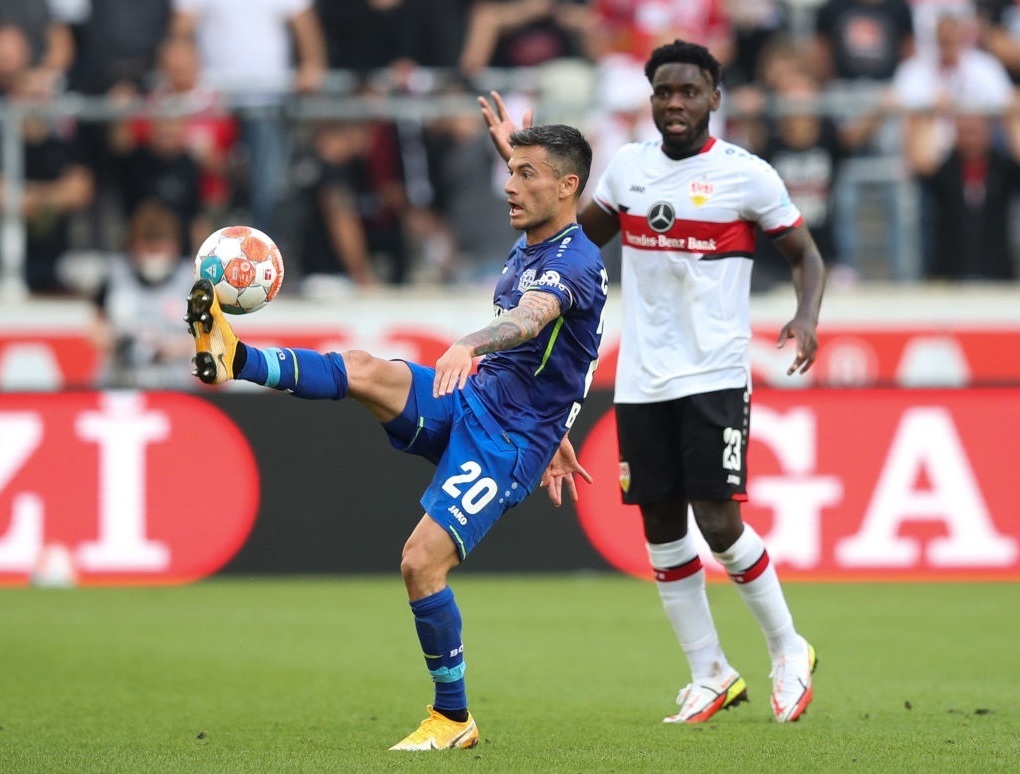 Charles Aránguiz dijo presente en triunfo de visita del Bayer Leverkusen