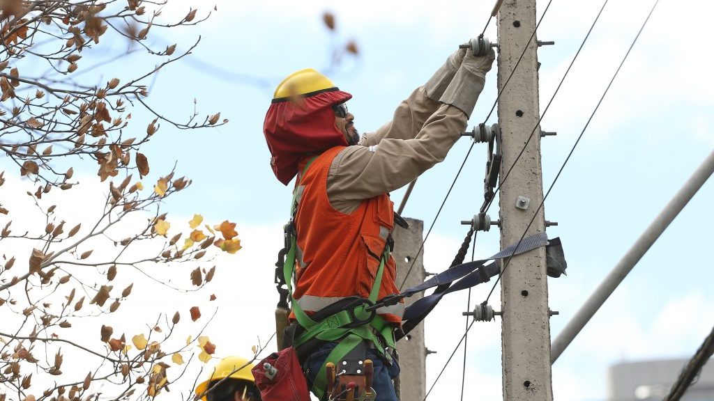 Usuarios reportan corte de luz en comunas de Santiago, Ñuñoa y Providencia