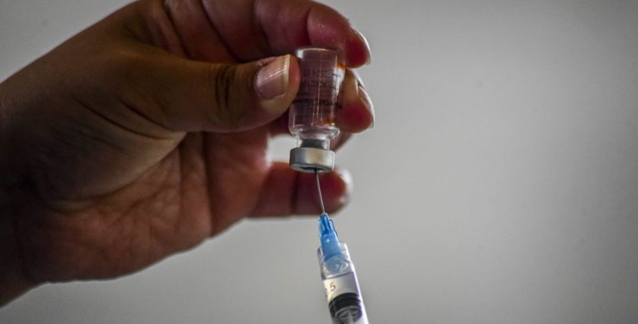 Vacunación contra el covid-19: lanzan campaña para incentivar la inoculación de la dosis de refuerzo