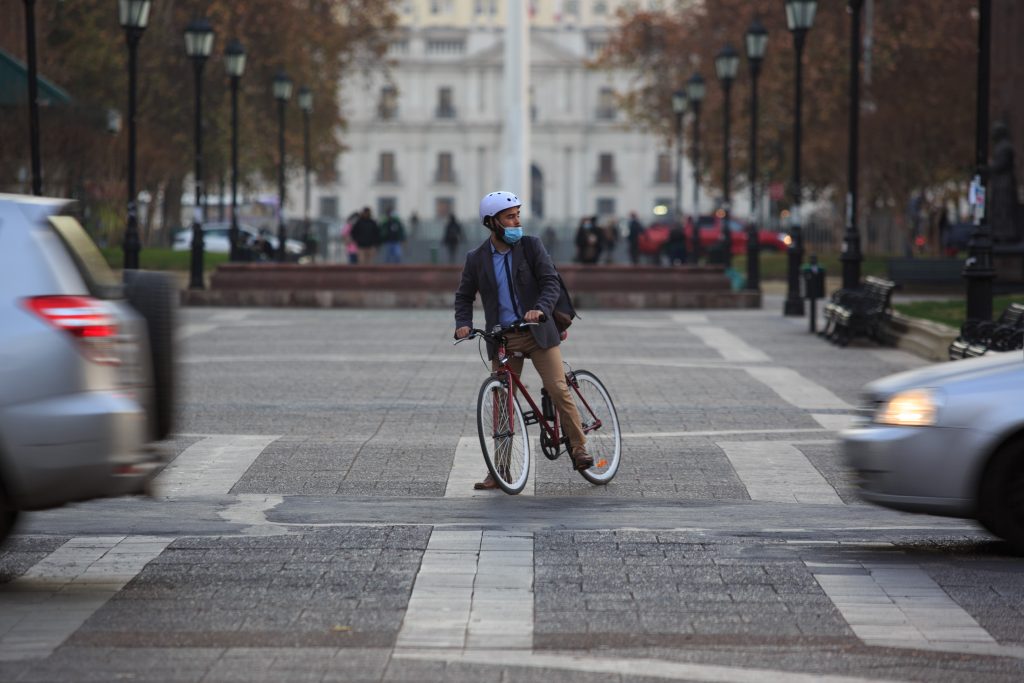 Efecto Betterfly: Beneficios laborales en pandemia y la incidencia de la comunidad ciclista en la creación ciclovías en Santiago