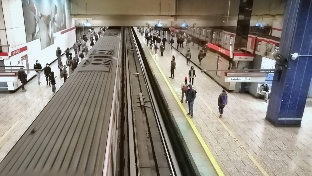 Conadecus demandó al Metro de Santiago por "expropiación encubierta" de fondos caducados de tarjetas Bip!
