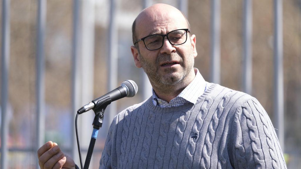 Fernando Atria por dichos de Galli: "Él y sus antecesores han fracasado en sus funciones"