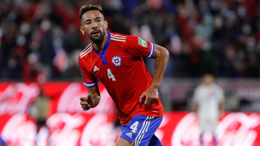 Mauricio Isla negó haber protagonizado accidente de tránsito en autopista y darse a la fuga