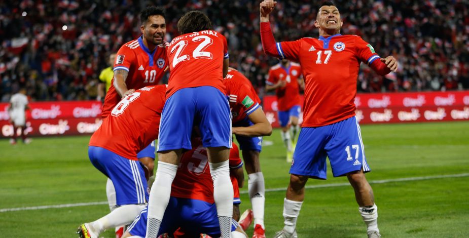 Chile impuso su autoridad histórica ante Venezuela y se metió de lleno en la pelea por el repechaje de las Clasificatorias