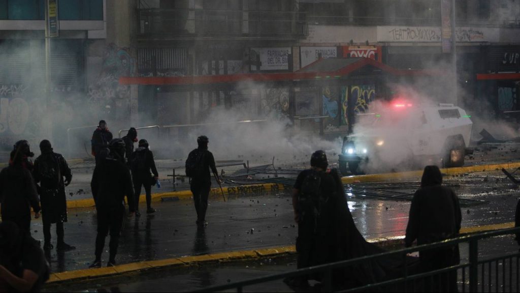 EN VIVO | Manifestaciones por el segundo aniversario del estallido social terminaron con incidentes y saqueos