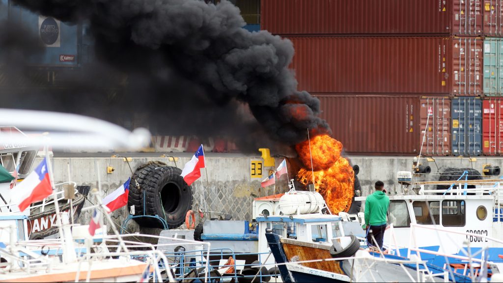 Cuatro pescadores resultaron heridos por perdigones durante protestas en Valparaíso: Armada confirmó uso de estas municiones