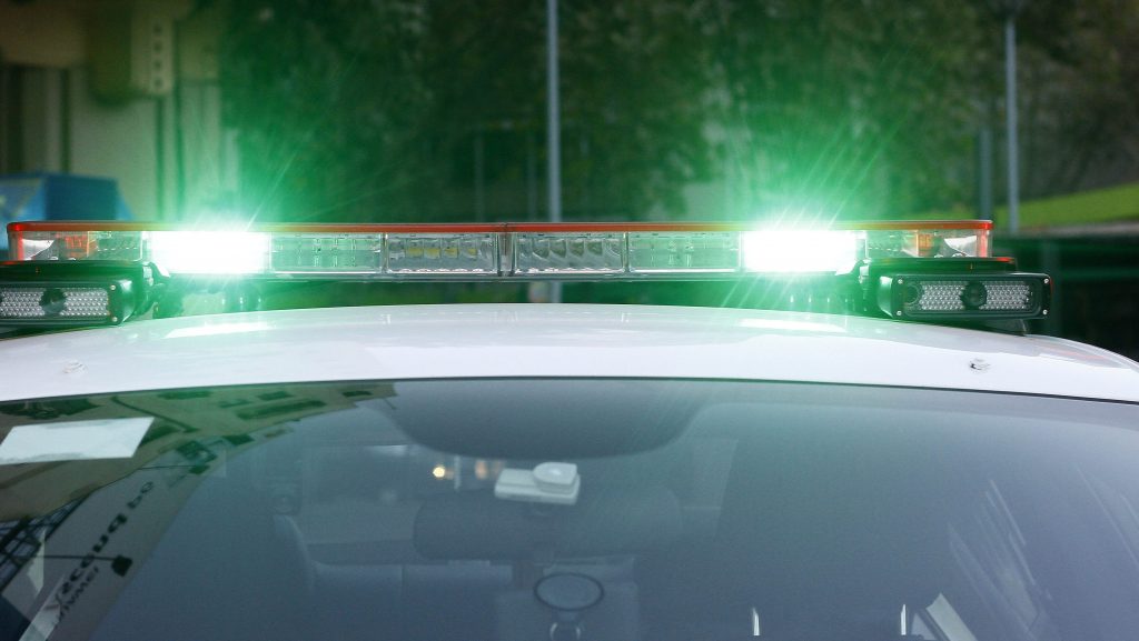 Niño de un año está grave en Rancagua tras choque de automóvil contra la pared de su casa