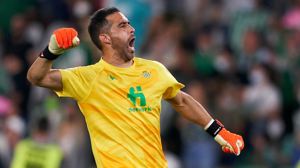 Prensa española se deshizo en elogios para Claudio Bravo después que el Betis pasara por encima del Valencia