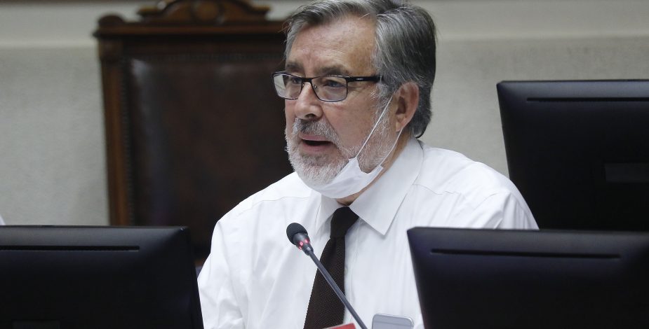 Senador Alejandro Guillier: “No he escuchado a nadie de la derecha que haya dicho algo sobre los disparos con perdigones”