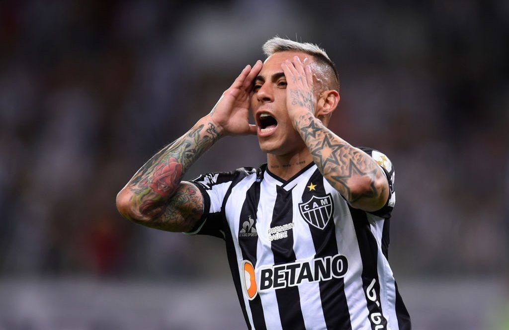 Eduardo Vargas volvió a jugar en goleada del Atlético Mineiro