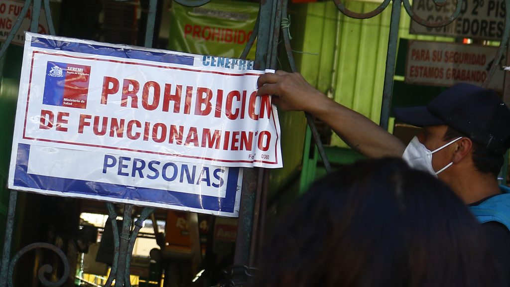 Clausuraron restaurante de sushi en Vitacura por brote de salmonella: hay nueve personas hospitalizadas
