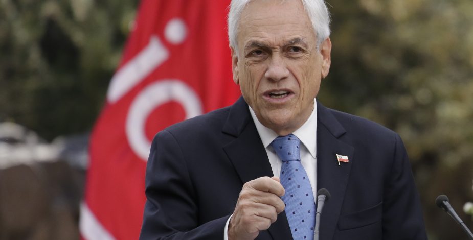 Presidente Piñera calificó el estallido social como “irracional e inaceptable” y agregó que la Constitución debe “respetar nuestras tradiciones”