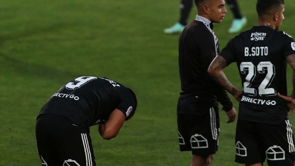 Colo Colo suspendió sus prácticas por posibles nuevos casos de covid-19