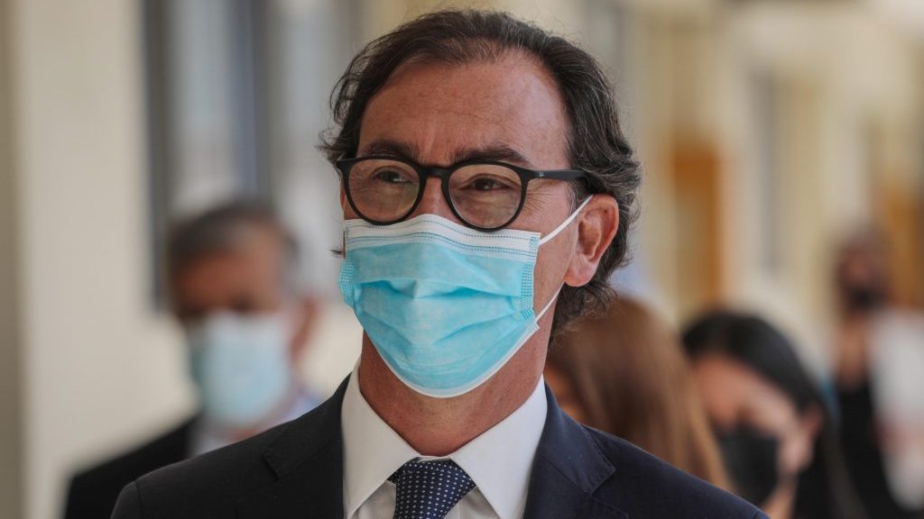 Ministro Figueroa descartó renunciar para sumarse a la campaña de Kast tras críticas de la oposición por sus dichos