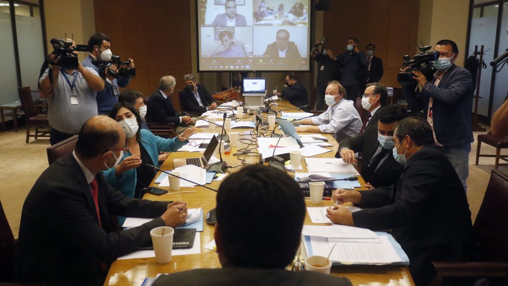 Cuarto retiro: comisión mixta despachó informe del proyecto con rentas vitalicias y sin impuestos