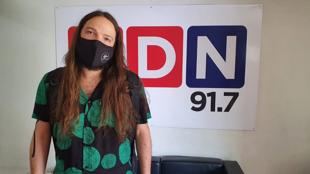 Nano Stern presentó su nueva canción: "Inventemos un país"