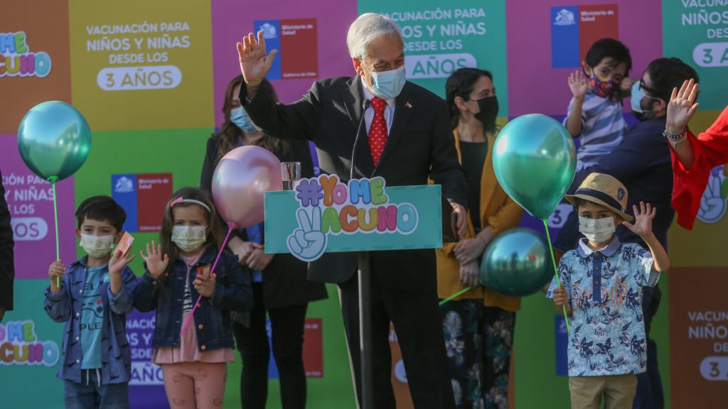 Más de dos mil niños y niñas fueron inoculados en primera jornada de vacunación desde los 3 años