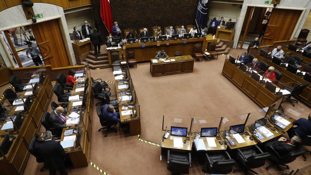 Indulto o amnistía: Presidente Piñera calificó discusión como una "mala señal" y comisión del Senado postergó debate
