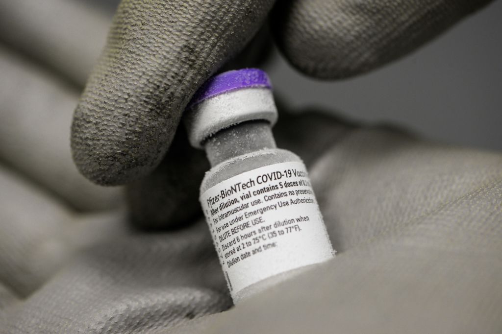 Una dosis de la vacuna de Pfizer-BioNTech contra el coronavirus covid-19