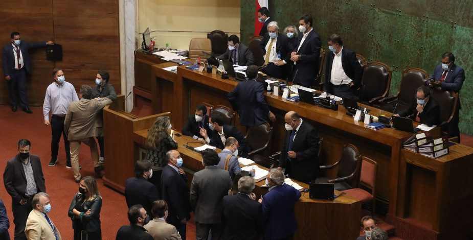 Licitación del litio: oposición se retiró de la Sala de la Cámara y criticó al Gobierno por entregar adjudicación