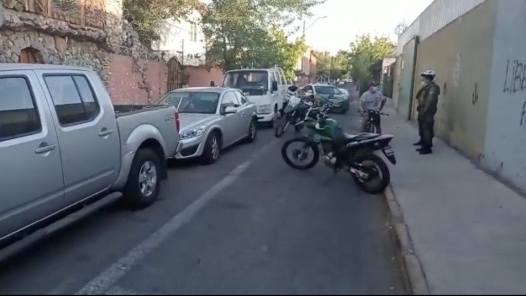 Portonazo en La Cisterna: Carabineros detuvo a sujeto vinculado a robo de automóvil