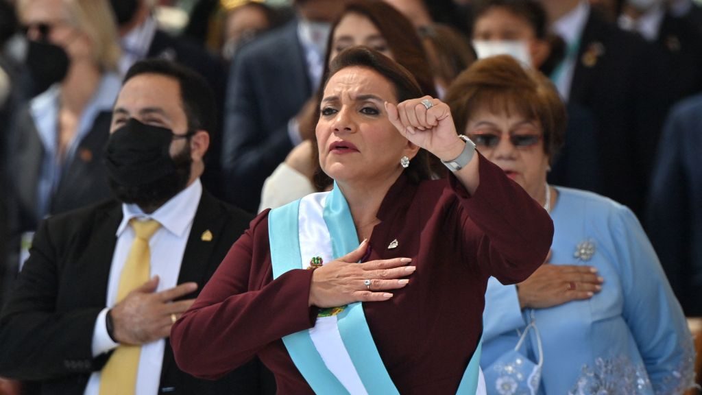 Xiomara Castro, primera mujer presidenta de Honduras: "No más silencio ante los feminicidios, no más narcotráfico ni crimen organizado"