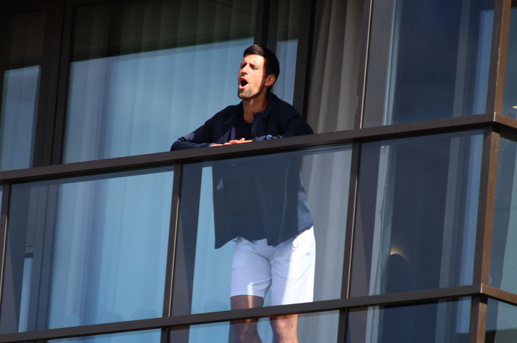 El tenista Novak Djokovic durante su período de cuarentena en Adelaida