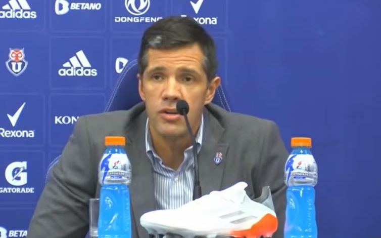 Michael Clark reconoce un “apretón de cinturón” por estado financiero de la U: “El club no gastará la plata que no tiene”