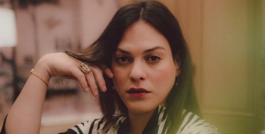 Daniela Vega compartió foto de hace 18 años: “Estaba en el colegio todavía”