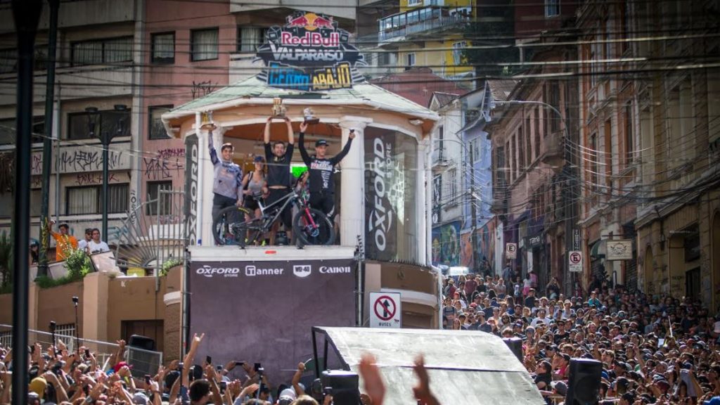 Luego de 3 años, vuelve "Valparaíso Cerro Abajo", una de las carreras más extremas de descenso urbano en Latinoamérica