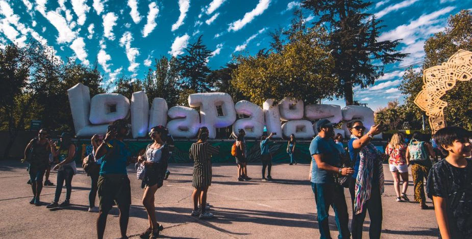 Lollapalooza Chile 2022: así se vive el primer día del festival  internacional de música en Cerrillos