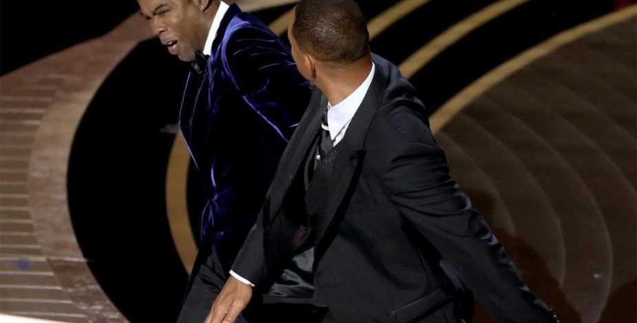 ¡Escándalo mundial! Will Smith dejó la grande en los Premios Oscar al golpear en el escenario a Chris Rock